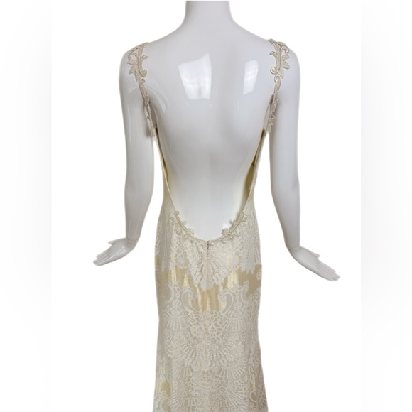 2015 sample Claire pettibone wedding gown - Picture 8 of 10